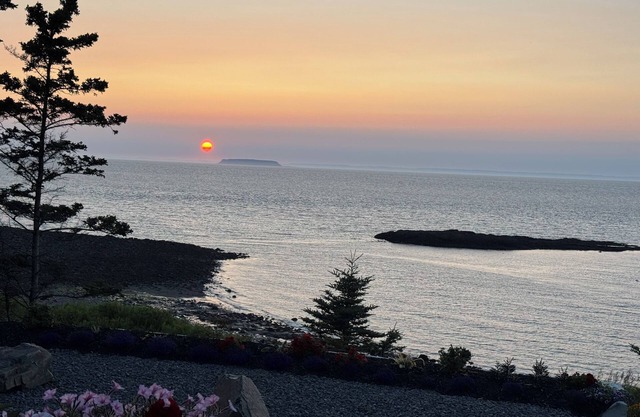 Bayside RetreatnK BR ensuite bath, Q BR, Workspace, Yoga, 2nd bath, Hot tub, 4-6