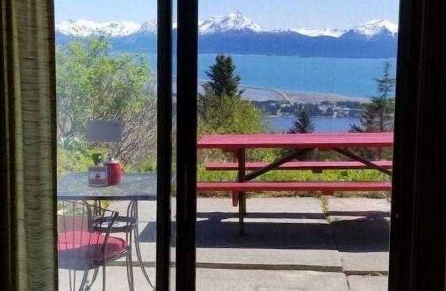 Bayview Gardens Cabin, Lower Level, View & Sauna