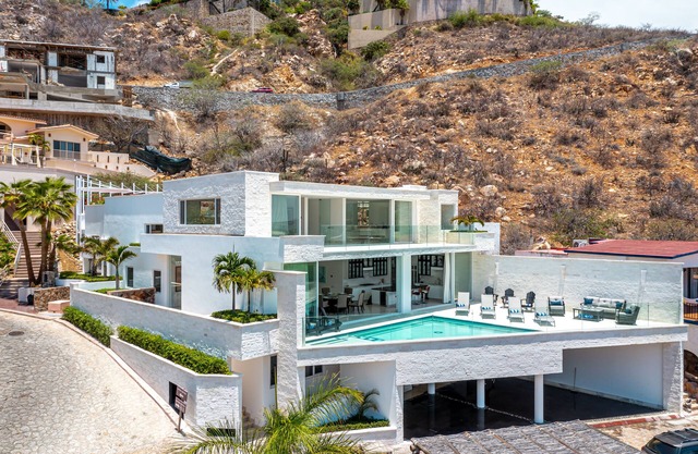 Bayview Villa @ Pedregal Cabo/6 Bedroom 6.5 Bathrooms