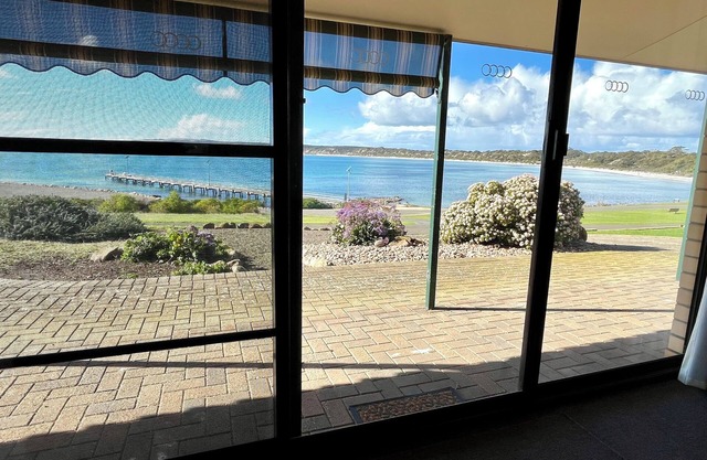 Baywatch | Emu Bay Kangaroo Island