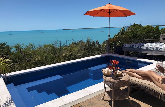 Baywatch House -Beautiful Private 3 Bedroom House on a Private 4 Acre Estate