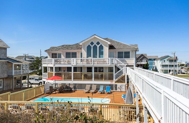 Beach Boys: Oceanfront, Pool, Spa, Pool table