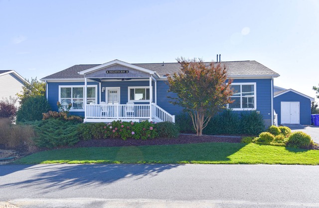 Beach comfort-lovely home, beach, pools, pet friendly!