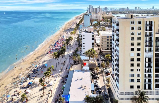 Beach Effiency - Hollywood Beachfront & Broadwalk