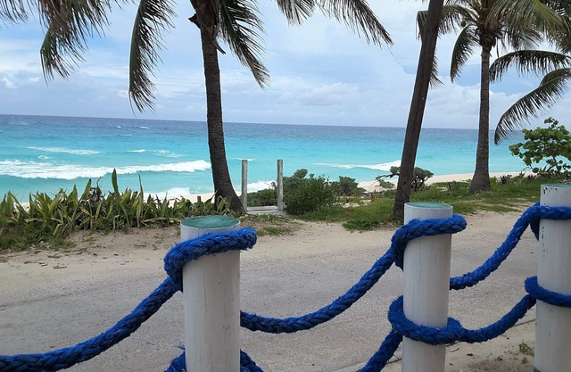 BEACH FRONT-CENTRAL LOCALE-SUNSET VIEW-FREE WIFI-A/C-FAMILY FRIENDLY-AMENITIES