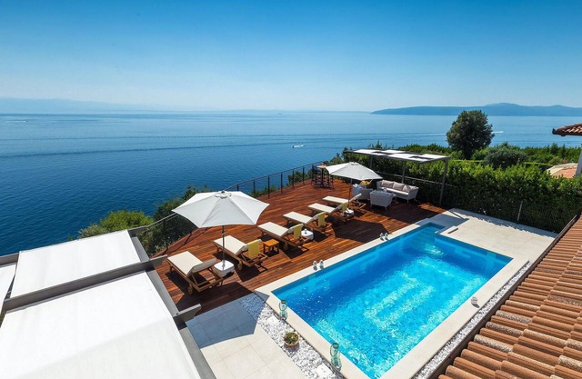 Beach front home in Moscenicka Draga