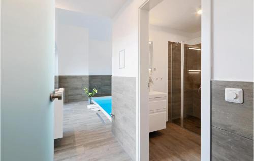 Beach Front Home In Lembruchdümmer See