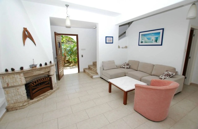 Beach Front, Wonderful Holiday Villa with Sauna in Kissonerga, Special Offer!