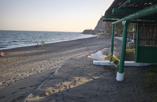 Beach house in Valle Niza with direct sea access and parking