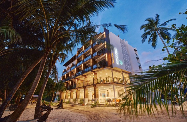Beach Hotel Dhigurah