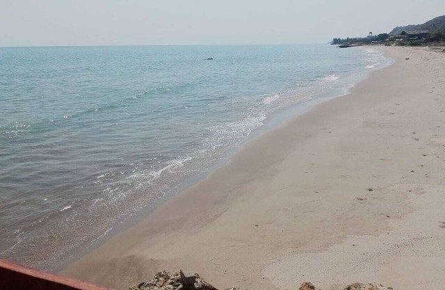 Beach house in Zorritos with ocean view, family friendly and pet friendly.