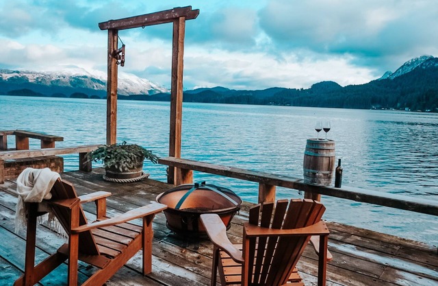 Beach House, Ocean Views Out Every Window 2 Sandy Beaches Kayaks Glacier & more