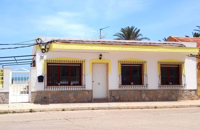 Beach House Sleeps 6 with Sea Views