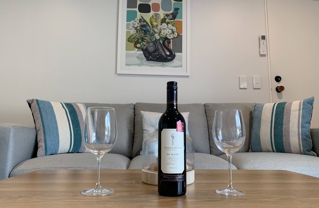 Beach Road Bach is a newly renovated guesthouse across the street from the beach