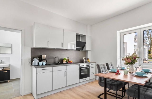 Beach shell - ground floor, terrace, garden furniture, barbecue, parking space, shower room, TV