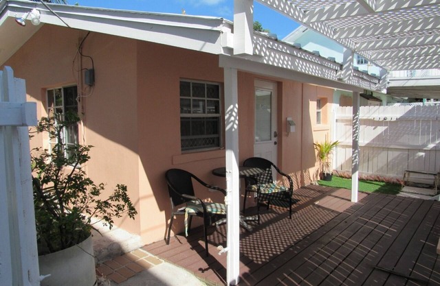 BEACH SIDE-CENTRAL LOCALE-OCEAN VIEW-AC-FREE WIFI-FULL AMENITIES