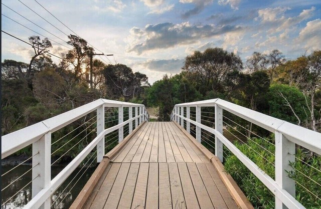 Beach-side Retreat Su