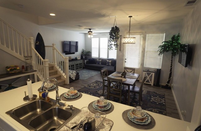 Beach Theme Home, with 2021 Mercedes SUV, West Oahu, Wai Kai Lagoon resort.