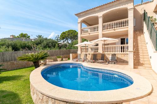 Beach Villa Arran de Mar by Sealand Villas