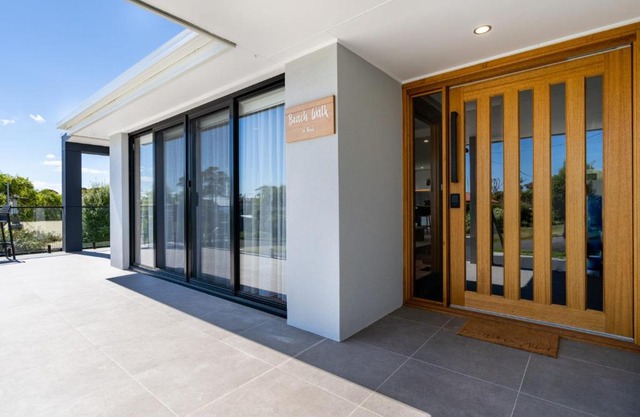 Beach Walk on Alfred