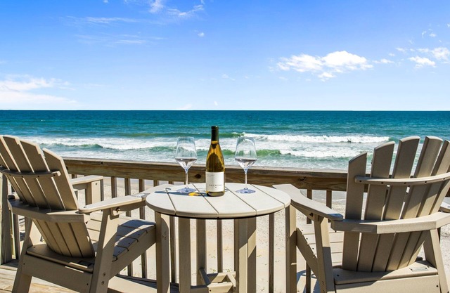 Beachfront 4BR | Dog Friendly+Peaceful Fall Escape