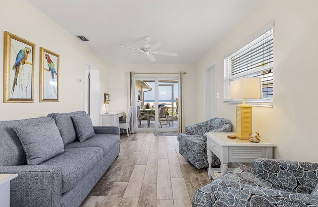 Beachfront - Beachside Escape with Grill, Dining & Views – Perfect for Two! – Aloha Kai #24N