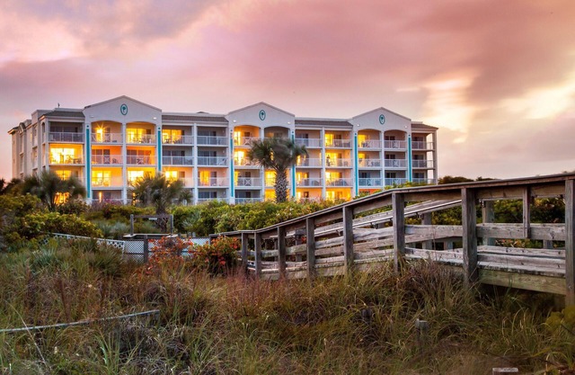Beachfront Bliss in Cape Canaveral, Florida: Your Perfect Getaway Awaits!