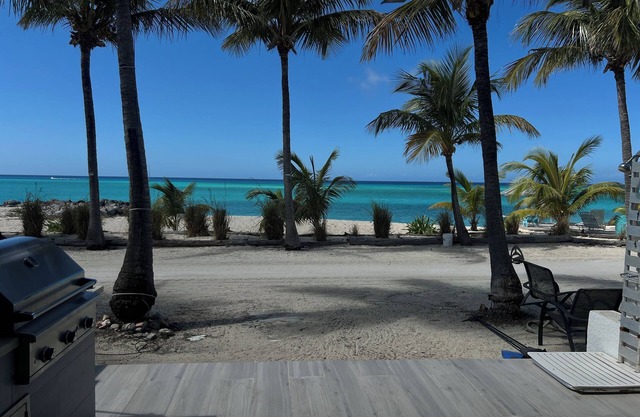 BEACHFRONT ~ BREATH TAKING VIEW BiminiCove, South Bimini<