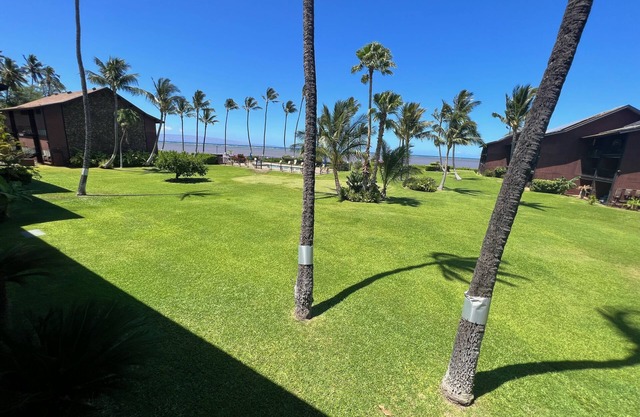 Beachfront condo, completely remodeled in a serene setting with views of Lanai!