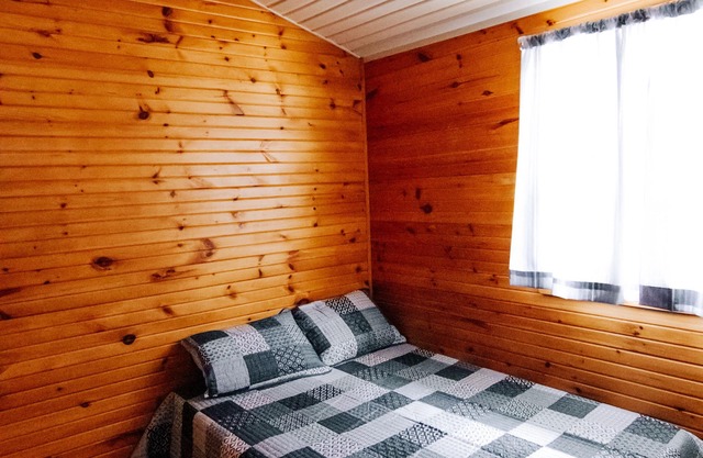 BEACHFRONT COTTAGE IN WASAGA BEACH - SANDPIPER BEACH RESORT - COTTAGE # 1