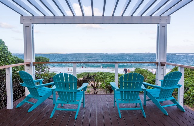 Beachfront Estate On The North Shore with AIR CONDITIONING 90/TVU-0043