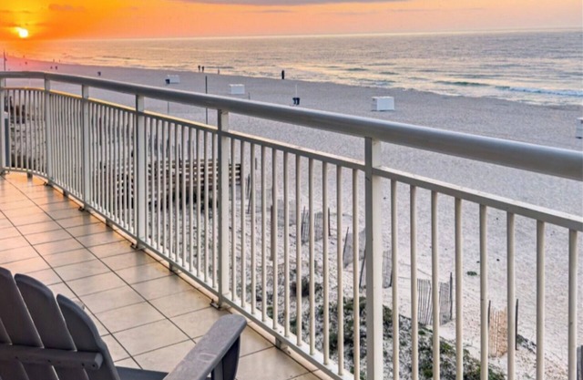 Beachfront Penthouse-Style Luxury - Sleep up to 20