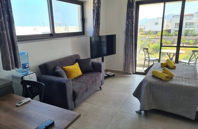 Beachfront Penthouse Studio Apartment, Eco Wellness Resort, Heated Pool