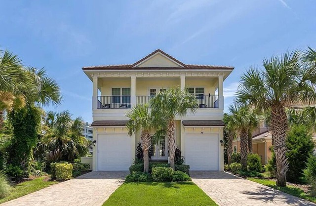 Beachfront Resort 5BR Villa w/Pool & Wlk2 Beach