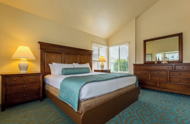 Beachfront Retreat | 4 Units | Mandalay Beach Access