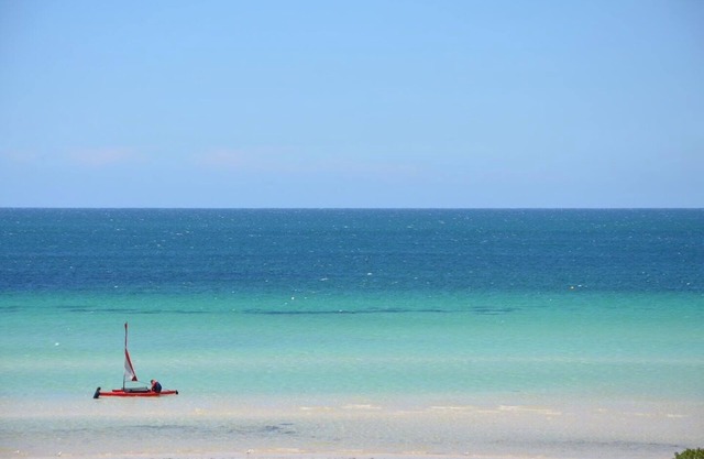 Beachfront + Stunning Views + Free WIFI + Air Con + Fireplace