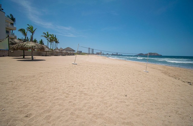 Beachfront! Villa 43