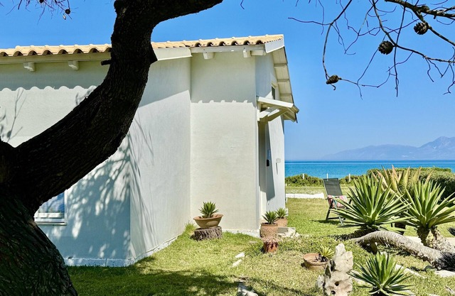 Beachfront Villa Stato Da Mar Romantic