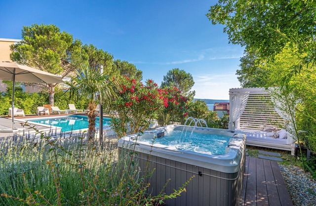 Beachfront Villa with Private Pool, Jacuzzi, Sea View