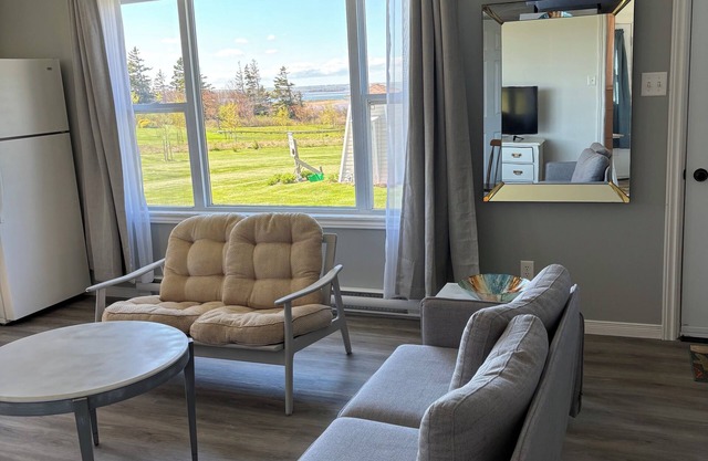 Beachpoint Retreat guest Cottage