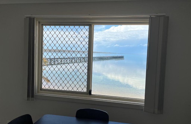 Beachside & Jetty View Apartment 7 - Sea Eagle Nest Apartment