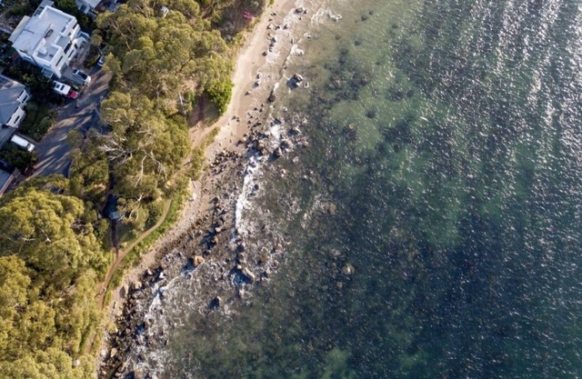 Beachside Taroona with Spa