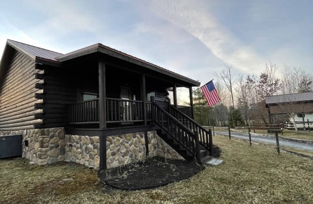 Bear Claw Cove #2 Pet Friendly/HotTub/Bicycles/Kayaks