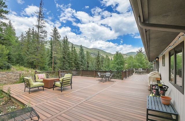 Bear Creek Front Home*3 beds*Firepit