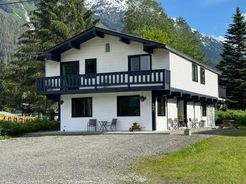 Bear Valley Guesthouse