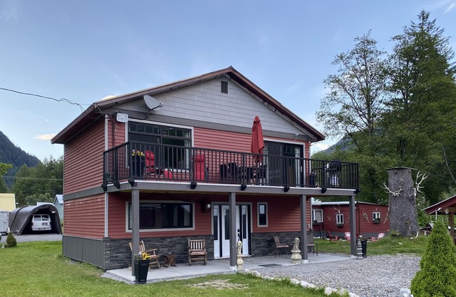 Bear Valley King Suite - Family room