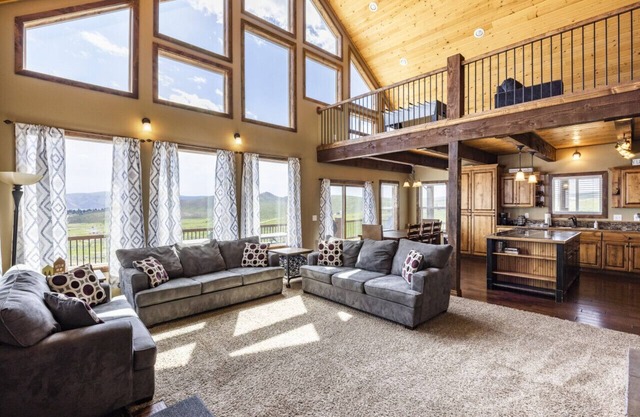 Bearadise Retreat W/Ideal Beach Access, Private Hot Tub, and Multiple Game Rooms!