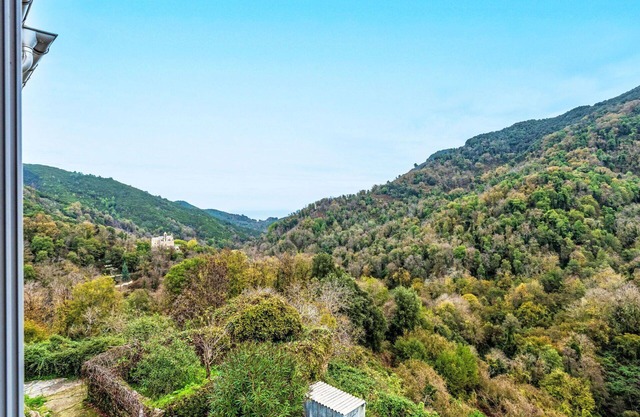 Beautiful villa for 6 guests with WIFI, TV, terrace, pets allowed and panoramic view
