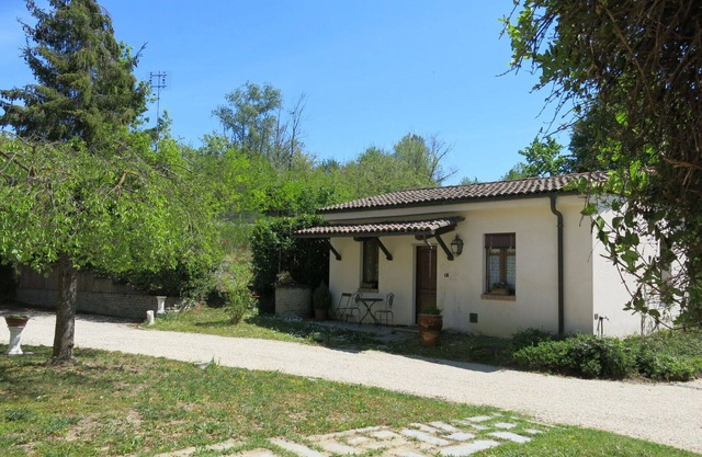Beautiful private villa for 2 people with WIFI, TV, terrace and pets allowed