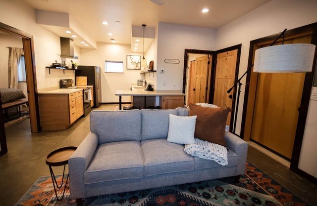 Beautiful, 1 Bedroom in the Hills of Fairbanks